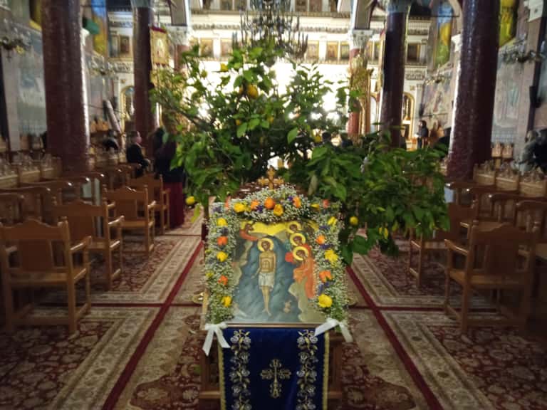 Ένα 11χρονο αγοράκι από την Αλβανία βαφτίστηκε ορθόδοξο Ένα 11χρονο αγοράκι από την Αλβανία βαφτίστηκε ορθόδοξο