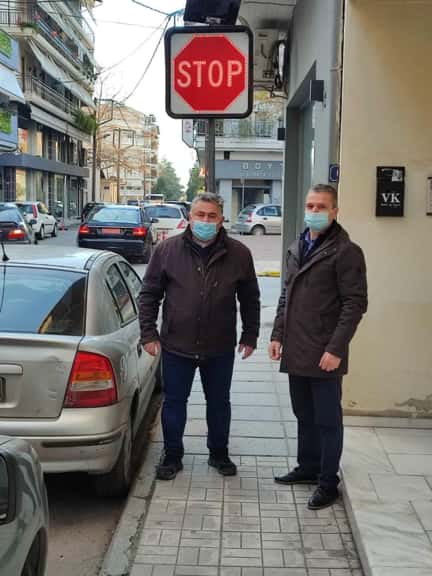 Φωτεινά «STOP» σε επικίνδυνες διασταυρώσεις της πόλης Φωτεινά «stop» σε επικίνδυνες διασταυρώσεις της πόλης