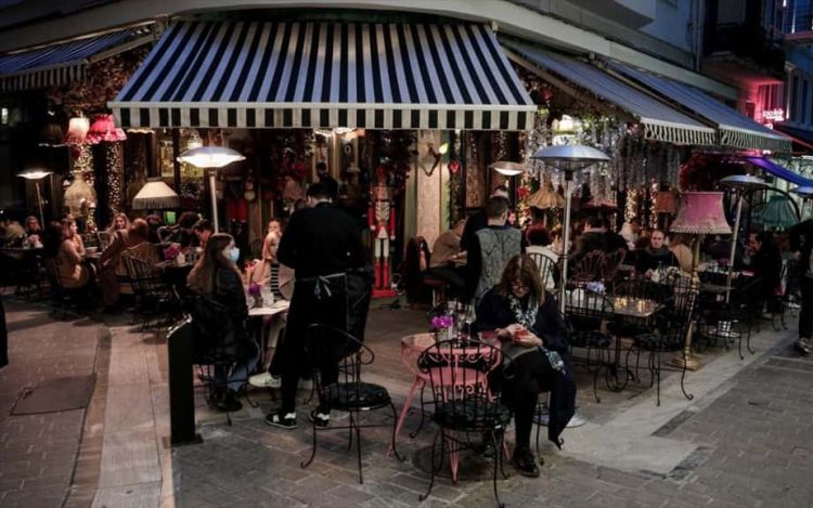 Κορονοϊός: Επανέρχεται η μουσική και απελευθερώνεται το ωράριο στην εστίαση – Τι θα γίνει στα γήπεδα