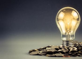 Νέα μέτρα για ανατιμήσεις – Οι ανακοινώσεις του Κώστα Σκρέκα για νοικοκυριά και επιχειρήσεις