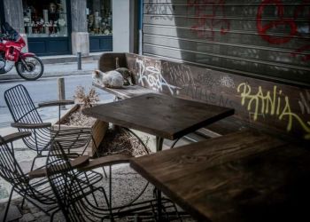 Νέα μέτρα στο τραπέζι για εστίαση και ανεμβολίαστους – Τι αλλάζει από Δευτέρα στα σχολεία