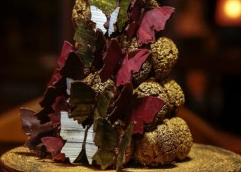 Νουντλς από φαγόπυρο & γουρουνάκια από αμυγδαλόπαστα