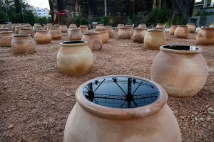 Πρώτες φωτογραφίες από τις δύο περιοδικές εκθέσεις που άνοιξαν σήμερα στην Τεχνόπολη Δήμου Αθηναίων