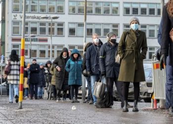 Σουηδία – Αυστρία: Σαρώνουν τα κρούσματα – Κυρίαρχη η Όμικρον