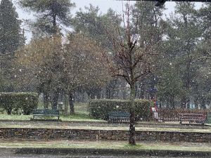 Κακοκαιρία «bianca»: Σε εξέλιξη με χιονοπτώσεις και καταιγίδες