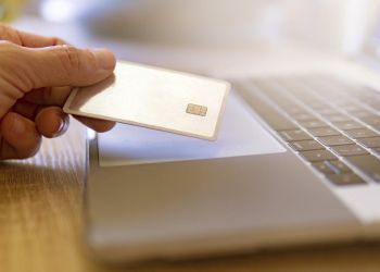 Κατερίνη: Έκανε τον λογιστή σε ηλικιωμένο – Του «βούτηξε» 200 ευρώ