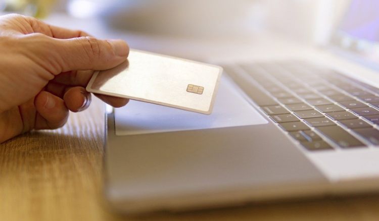 Κατερίνη: Έκανε τον λογιστή σε ηλικιωμένο – Του «βούτηξε» 200 ευρώ