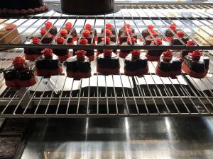 Κατερίνη: Ο Άγιος Βαλεντίνος δίνει χρώμα στην πόλη και αλλάζει  την αισθητική της 