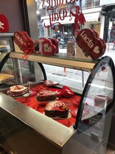 Κατερίνη: Ο Άγιος Βαλεντίνος δίνει χρώμα στην πόλη και αλλάζει  την αισθητική της 