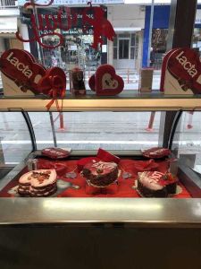 Κατερίνη: Ο Άγιος Βαλεντίνος δίνει χρώμα στην πόλη και αλλάζει  την αισθητική της 