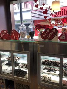 Κατερίνη: Ο Άγιος Βαλεντίνος δίνει χρώμα στην πόλη και αλλάζει  την αισθητική της 