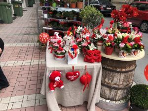 Κατερίνη: Ο Άγιος Βαλεντίνος δίνει χρώμα στην πόλη και αλλάζει  την αισθητική της 