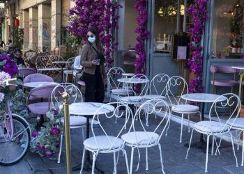 Κορονοϊός – Μέτρα: Τι αλλάζει σε εστίαση, γήπεδα, μάσκες, σχολικές εκδρομές
