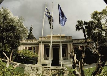 Μύρισε εκλογές σε ένα πολωμένο σκηνικό