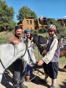 Ο Ζήσης Ναούμ από την Καστοριά στον Άγιο Παϊσιο... Ο Ζήσης Ναούμ από την Καστοριά στον Άγιο Παϊσιο…