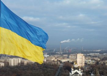 Ουκρανία: Επιστρέφουν ρωσικά στρατεύματα στις βάσεις τους