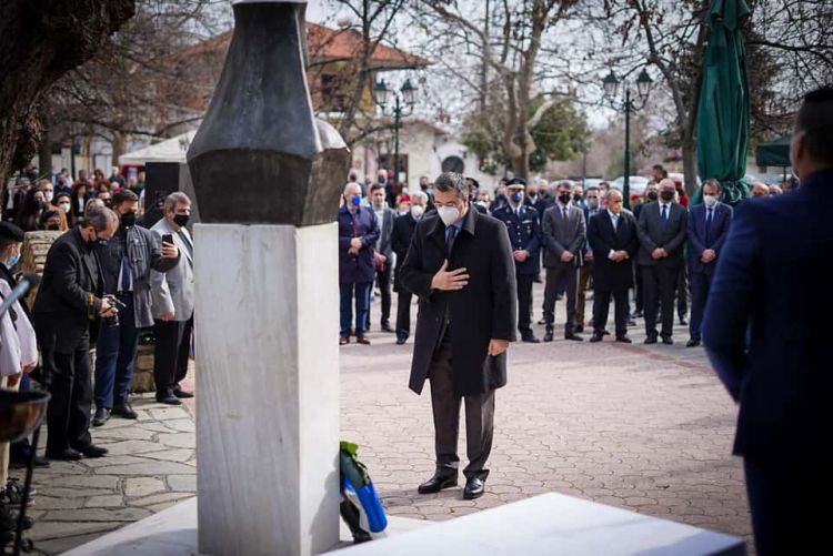 Στις εορταστικές εκδηλώσεις στον Κολινδρό για την επέτειο της επανάστασης του 1878 ο κος Απόστολος Τζιτζικώστας. Στις εορταστικές εκδηλώσεις στον Κολινδρό για την επέτειο της επανάστασης του 1878 ο κος Απόστολος Τζιτζικώστας.