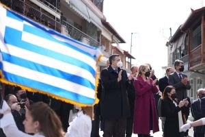 Στις εορταστικές εκδηλώσεις στον Κολινδρό για την επέτειο της επανάστασης του 1878 ο κος Απόστολος Τζιτζικώστας. Στις εορταστικές εκδηλώσεις στον Κολινδρό για την επέτειο της επανάστασης του 1878 ο κος Απόστολος Τζιτζικώστας.