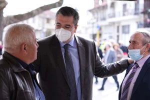 Στις εορταστικές εκδηλώσεις στον Κολινδρό για την επέτειο της επανάστασης του 1878 ο κος Απόστολος Τζιτζικώστας. Τις εορταστικές εκδηλώσεις που πραγματοποιήθηκαν στον Κολινδρό για την επέτειο της επανάστασης του 1878 τίμησε με την παρουσία του ο Περιφερειάρχης Κεντρικής Μακεδονίας, κος Απόστολος Τζιτζικώστας.