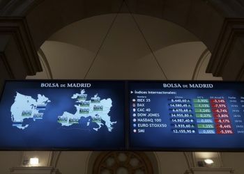 Άνοδο καταγράφουν τα Χρηματιστήρια, πέφτει η τιμή του πετρελαίου μετά την «πρόοδο» στις συνομιλίες Ουκρανίας-Ρωσίας