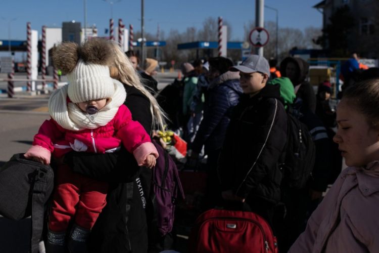Διαδικτυακό ραδιόφωνο φέρνει κοντά τους Ουκρανούς, Ρώσους και Λευκορώσους που ζουν στην Ελλάδα
