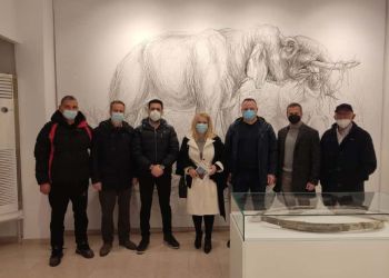 Επίσκεψη της Βουλευτού Άννας Μάνη Παπαδημητρίου στο Εκθετήριο του «ΜΑΣΤΟΔΟΝΤΑΣ – ΝΕΟΚΑΙΣΑΡΕΙΑ»