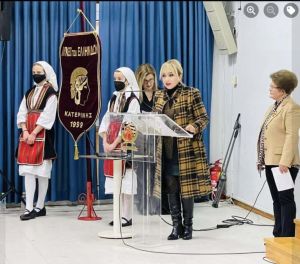 Η Θεώνη, η ημέρα της γυναίκας και τα διπλά γενέθλια.