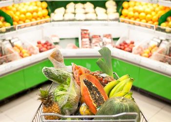 Καίνε οι τιμές στο καλάθι της νοικοκυράς το 2022