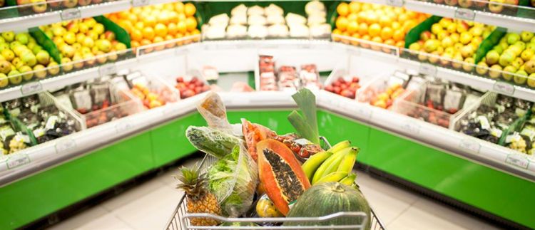 Καίνε οι τιμές στο καλάθι της νοικοκυράς το 2022