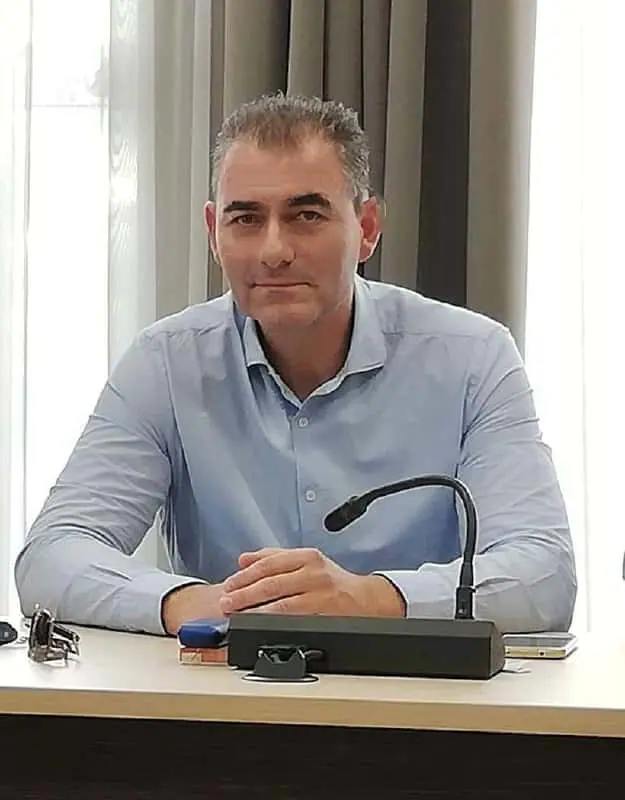 Οι μάσκες έπεσαν Οι μάσκες έπεσαν