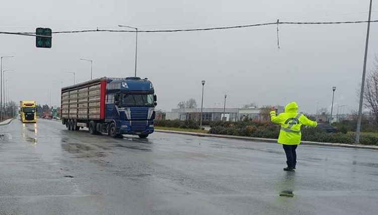 Πιερία: Έκτακτη απαγόρευση κυκλοφορίας στο οδικό τμήμα της εθνικής οδού Θεσσαλονίκης – Αθήνας