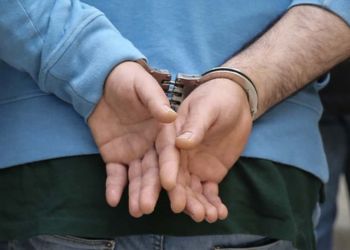 «Χειροπέδες» σε ζευγάρι αλλοδαπών στη Λάρισα για απάτη δήθεν νοσηλείας συγγενών τους