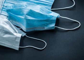 Πιθανή η κατάργηση της μάσκας σε εξωτερικούς χώρους