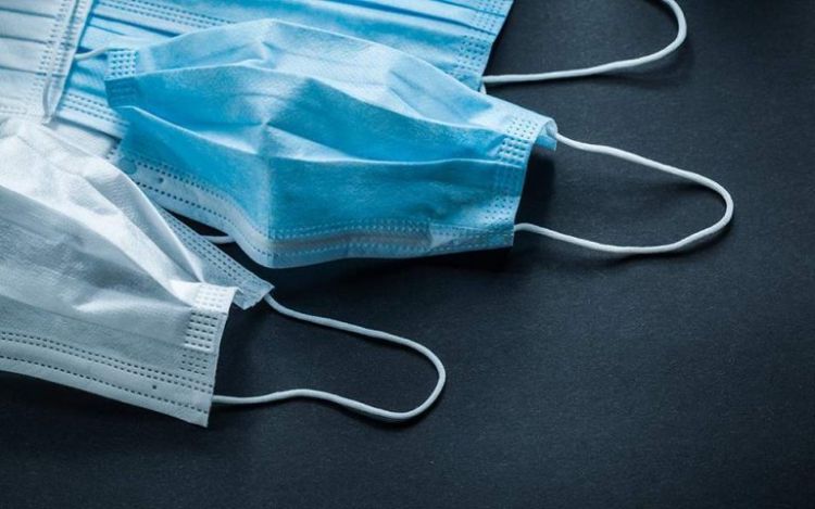 Πιθανή η κατάργηση της μάσκας σε εξωτερικούς χώρους