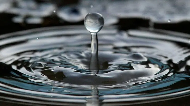 Νανορομπότ απομακρύνουν ρύπανση από το νερό Νανορομπότ απομακρύνουν ρύπανση από το νερό