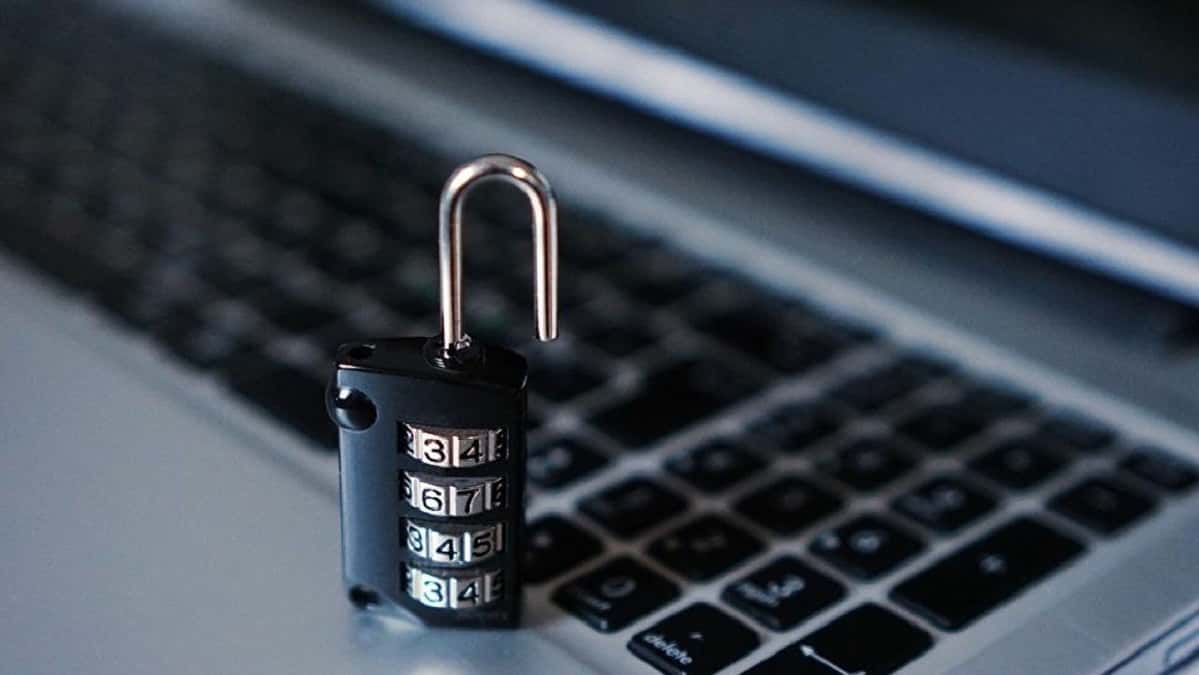 Συμβουλές για προστασία από διαδικτυακές απάτες