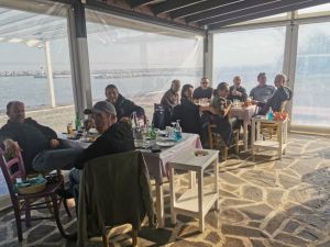 Δήμος Δίου-Ολύμπου: Κοπή πρωτοχρονιάτικης πίτας υπαλλήλων αμαξοστασίου Δήμος Δίου-Ολύμπου: Κοπή πρωτοχρονιάτικης πίτας υπαλλήλων αμαξοστασίου