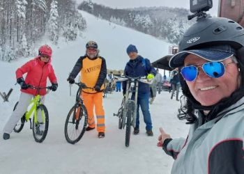 Ελεύθεροι Ποδηλάτες Από Θεσσαλονίκη,Λιτόχωρο Και Κατερίνη  Γιόρτασαν Την «Αποκριά» Στο Χιονοδρομικό Κέντρο Ελατοχωρίου