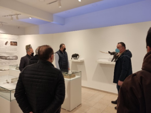 Επίσκεψη του Δ.Σ. Αθανάσιου Λιακόπουλου στο Εκθετήριο «ΜΑΣΤΟΔΟΝΤΑΣ – ΝΕΟΚΑΙΣΑΡΕΙΑ»