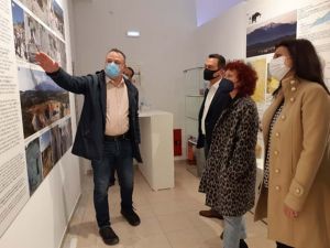 Επίσκεψη του Προέδρου του Δ.Σ. Θ. Τερζόπουλου και της Αντιδημάρχου Τουρισμού Μ. Τερζίδου στο Εκθετήριο του «ΜΑΣΤΟΔΟΝΤΑΣ»