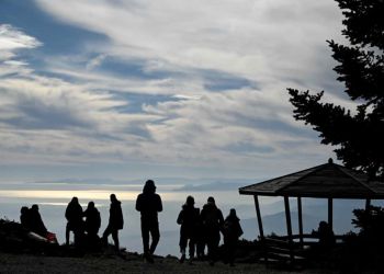 Καιρός Σήμερα: Γενικά αίθριος, με λίγες νεφώσεις και με ασθενείς βροχές Καιρός Σήμερα: Γενικά αίθριος, με λίγες νεφώσεις και με ασθενείς βροχές