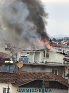 Κατερίνη: Πυρκαγιά σε σπίτι στη περιοχή Βατάν κοντά στον Άγιο Γεώργιο (αποκλειστικό - vid+img)