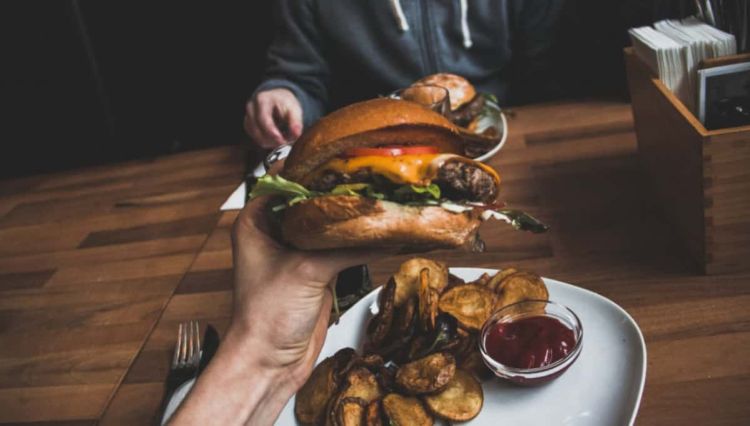 Κοιμάσαι λίγες ώρες; Αυξάνεται το σωματικό βάρος Κοιμάσαι λίγες ώρες; Αυξάνεται το σωματικό βάρος