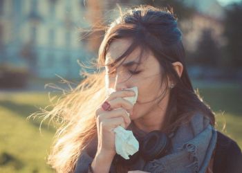 Κορονoϊός: Εννέα νέα συμπτώματα ανακοίνωσε η Βρετανία