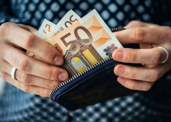 Νέα μέτρα για ρεύμα – πετρέλαιο – τρόφιμα: Ερχεται πακέτο στήριξης για αγρότες και νοικοκυριά