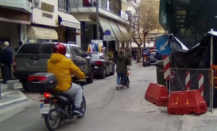 Στου Κωφού την Πόρτα, όσο θέλεις Βρόντα