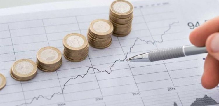 Τι «βλέπουν» τράπεζες και κυβέρνηση για ανάπτυξη και πληθωρισμό Τι «βλέπουν» τράπεζες και κυβέρνηση για ανάπτυξη και πληθωρισμό