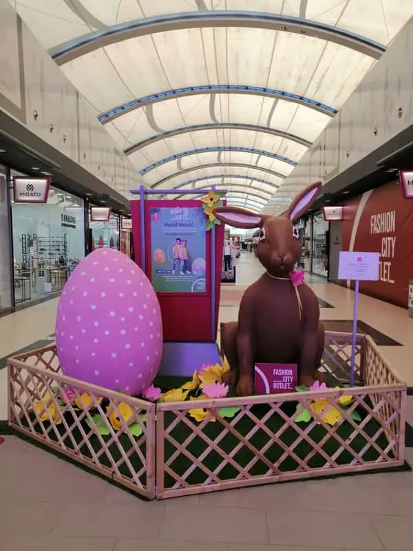 Fashion City Outlet: Ο καλύτερος προορισμός αγορών για Νονούς και Νονές έχει φέτος και πασχαλινό παιχνίδι μαγικού λαβύρινθου! Αυτόματο προσχέδιο