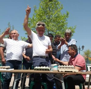 Δήμος Κατερίνης: Αναβίωσαν οι «Αυγομαχίες» στον Άνω Άγιο Ιωάννη