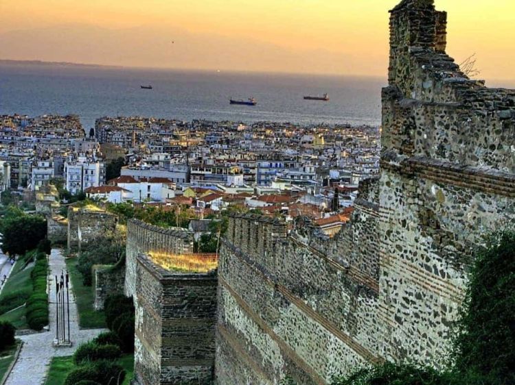 Η Θεσσαλονίκη είναι μια από τις φθηνότερες πόλεις στην Ευρώπη για να βγείς ραντεβού